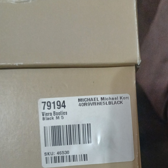 NIB Michael Kors Viera Booties - Picture 6 of 7